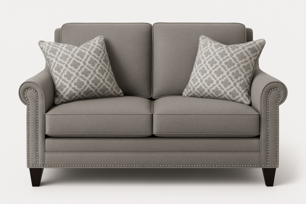 Sofá de 2 Plazas Gris 150x85x90 cm, Tapizado en Poliéster, Asiento 45 cm, Incluye 2 Cojines y Adornos Metálicos